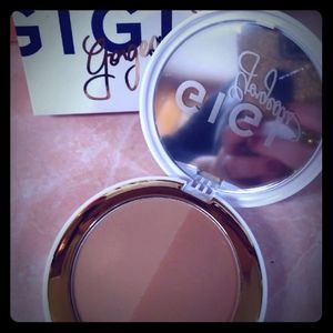 Gigi gorgeous bronzer duo